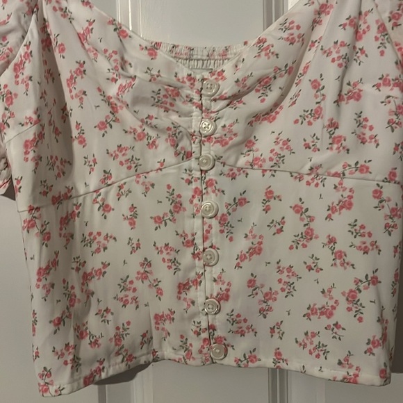 Hollister puff sleeve floral crop top - Size XS - Picture 7 of 8